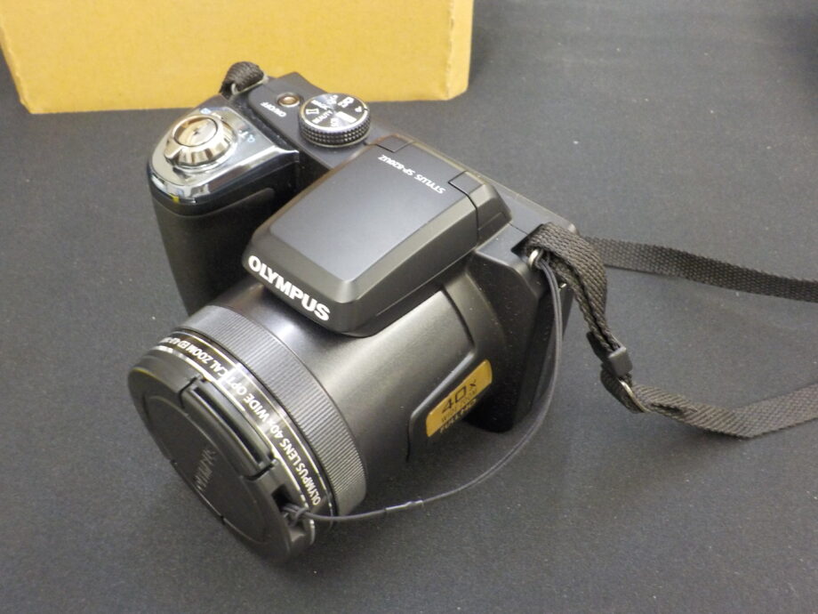 OLYMPUS STYLUS SP-820UZ