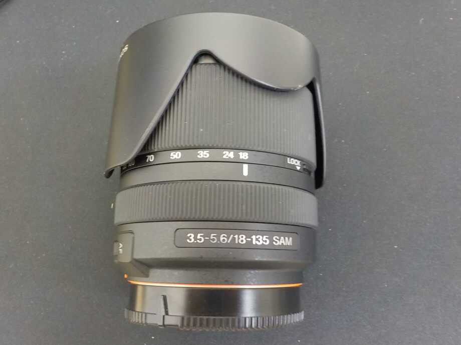 SONY SAL18135