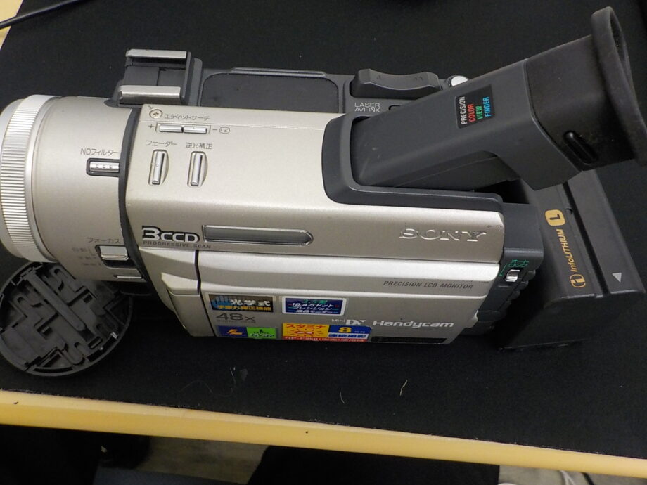 SONY miniDV Handycam 型番：DCR-TRV900