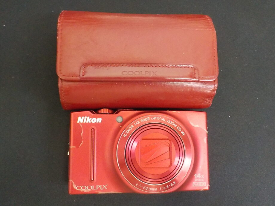 NIKON S8200 レッド