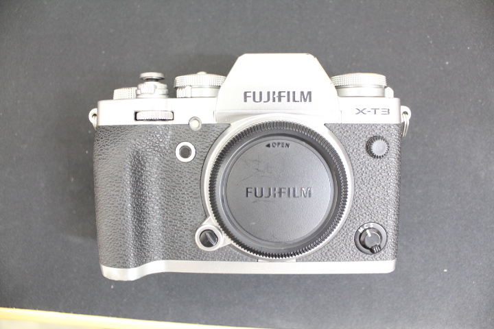 FUJIFILM X-T3シルバー