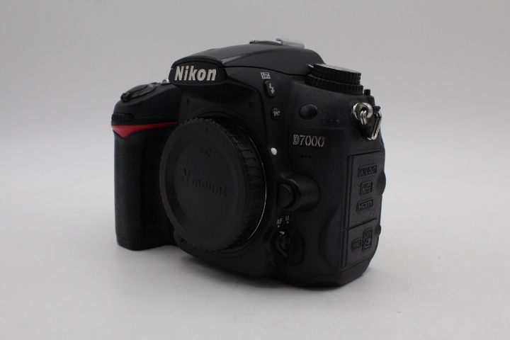 NIKON D7000