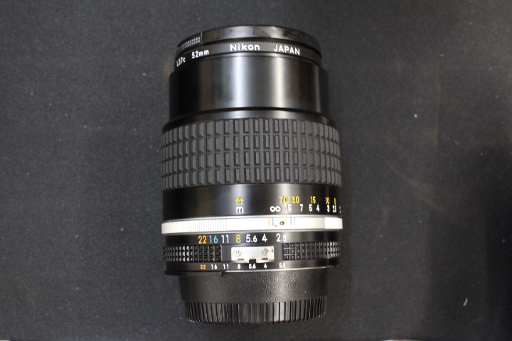 NIKON Ai-s 105mm F2.5