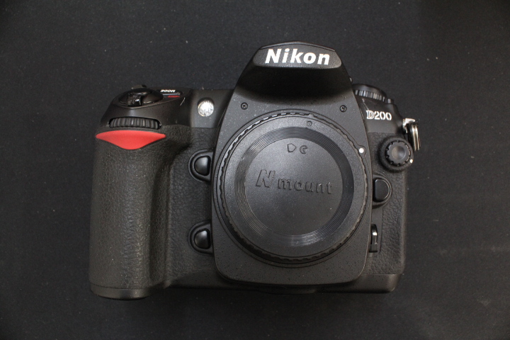 NIKON D200