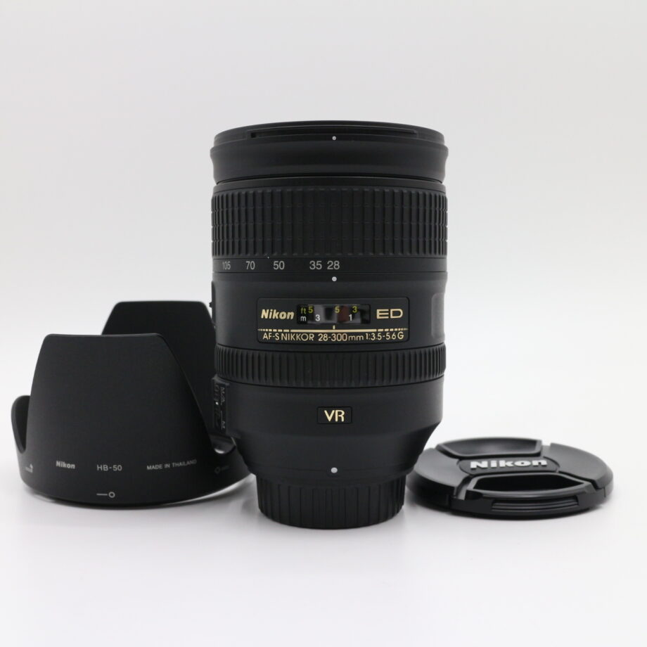 NIKON AF-S 28-300mm F3.5-5.6 ED VR